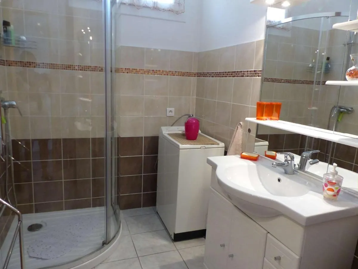 Appartement Climatise Au Centre Du Lavandou, 3 Chambres Avec Balcon, Proche Commodites - Fr-1-308-157 Le Lavandou Lägenhet