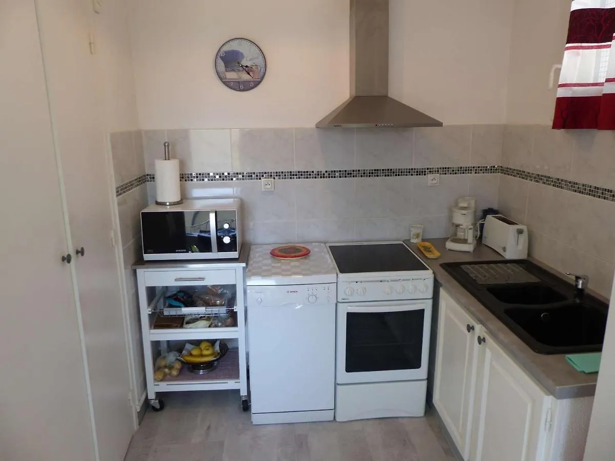 Appartement Climatise Au Centre Du Lavandou, 3 Chambres Avec Balcon, Proche Commodites - Fr-1-308-157 Le Lavandou